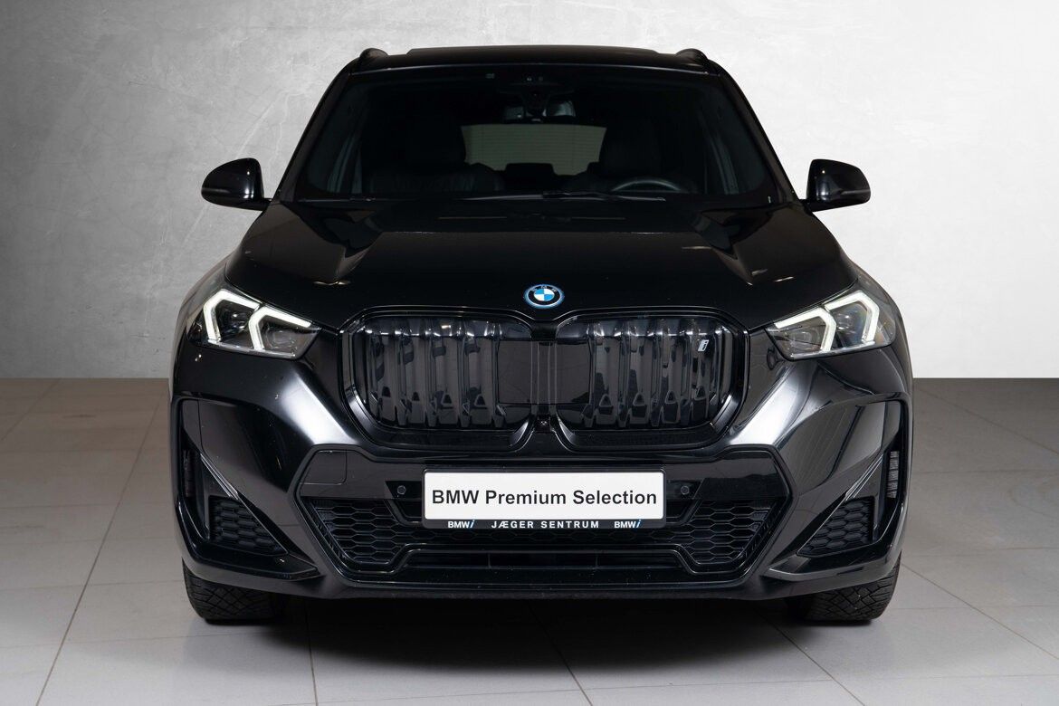 BMW iX1