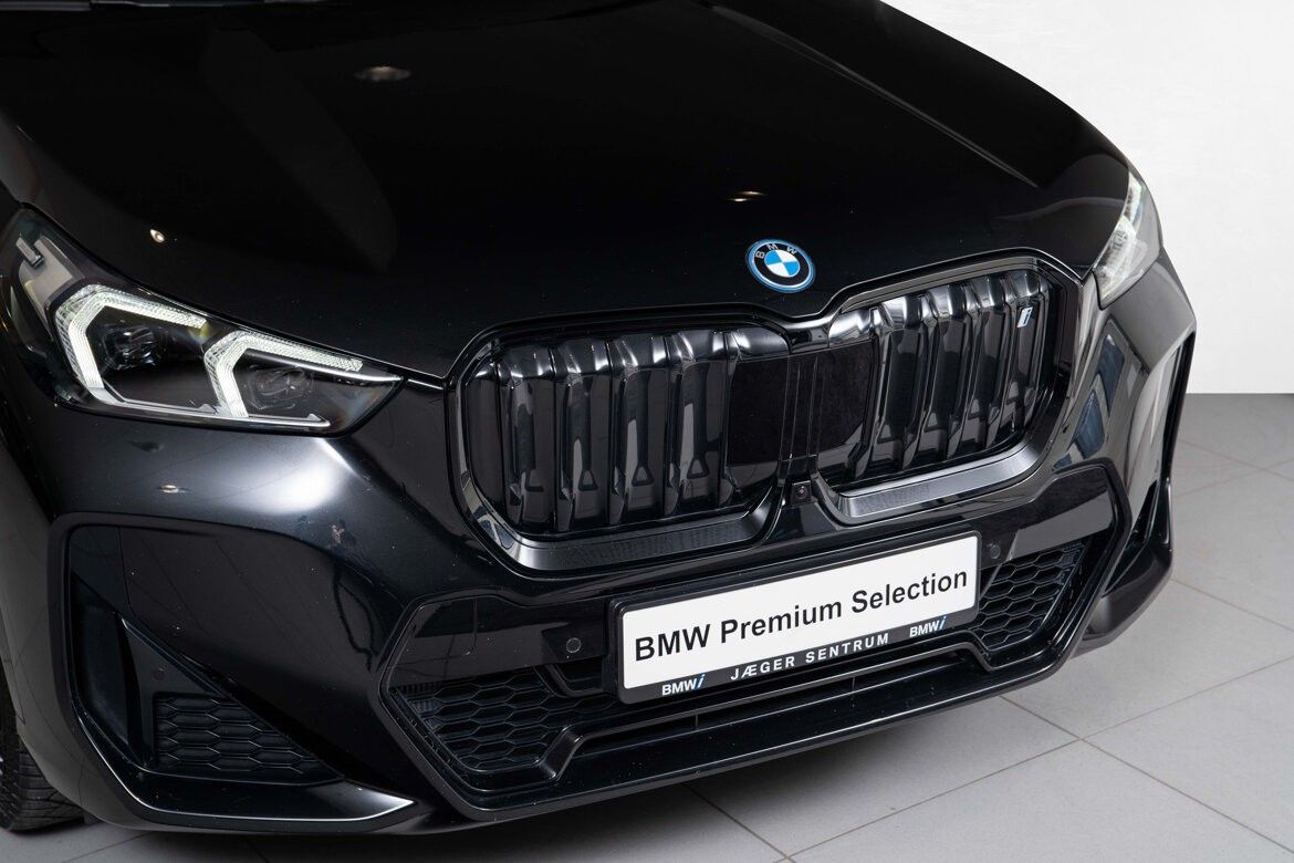BMW iX1