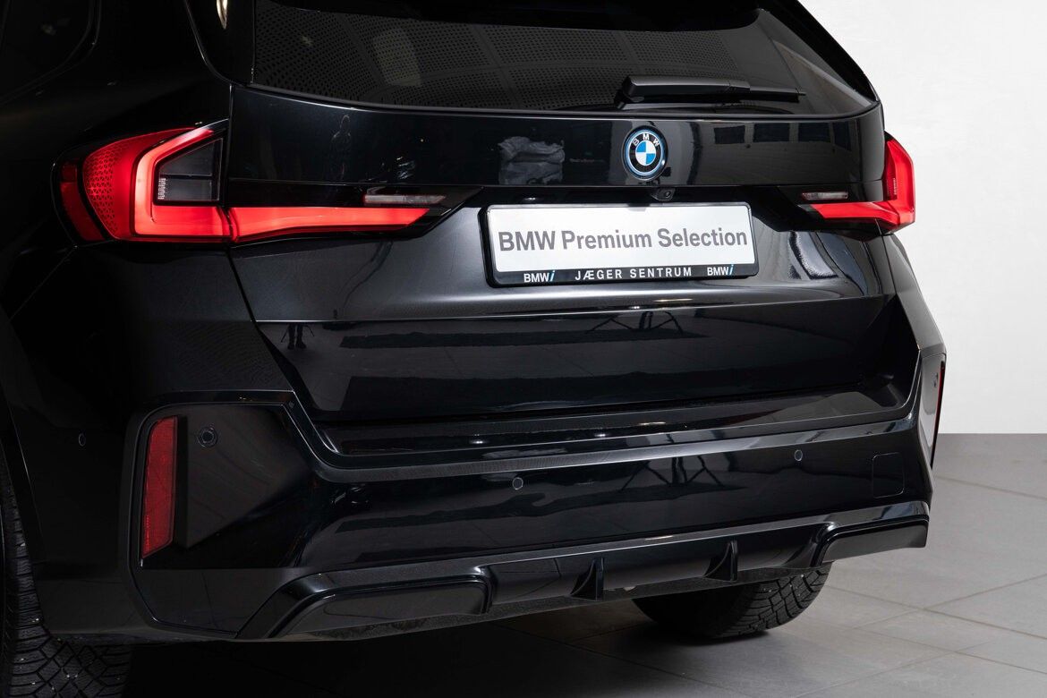 BMW iX1