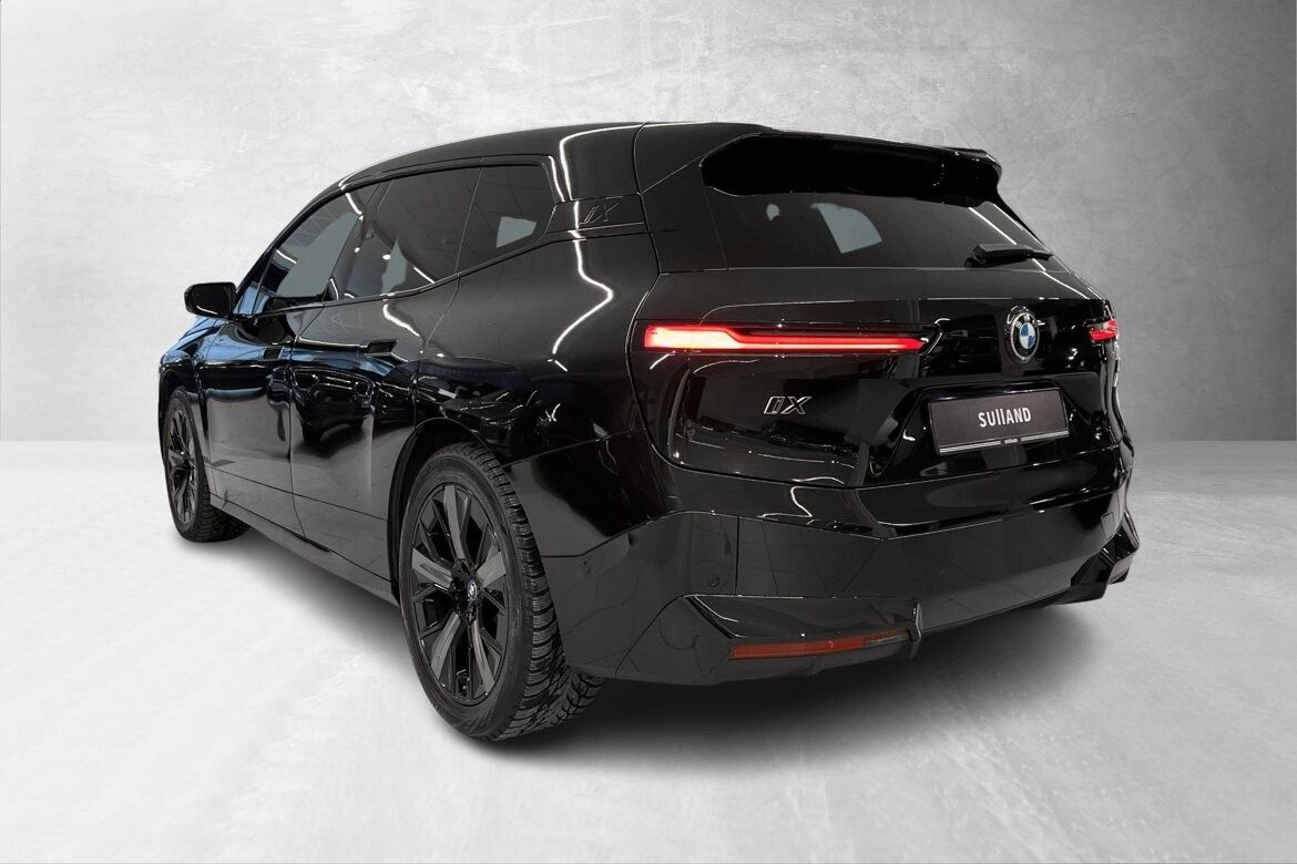 BMW iX M60