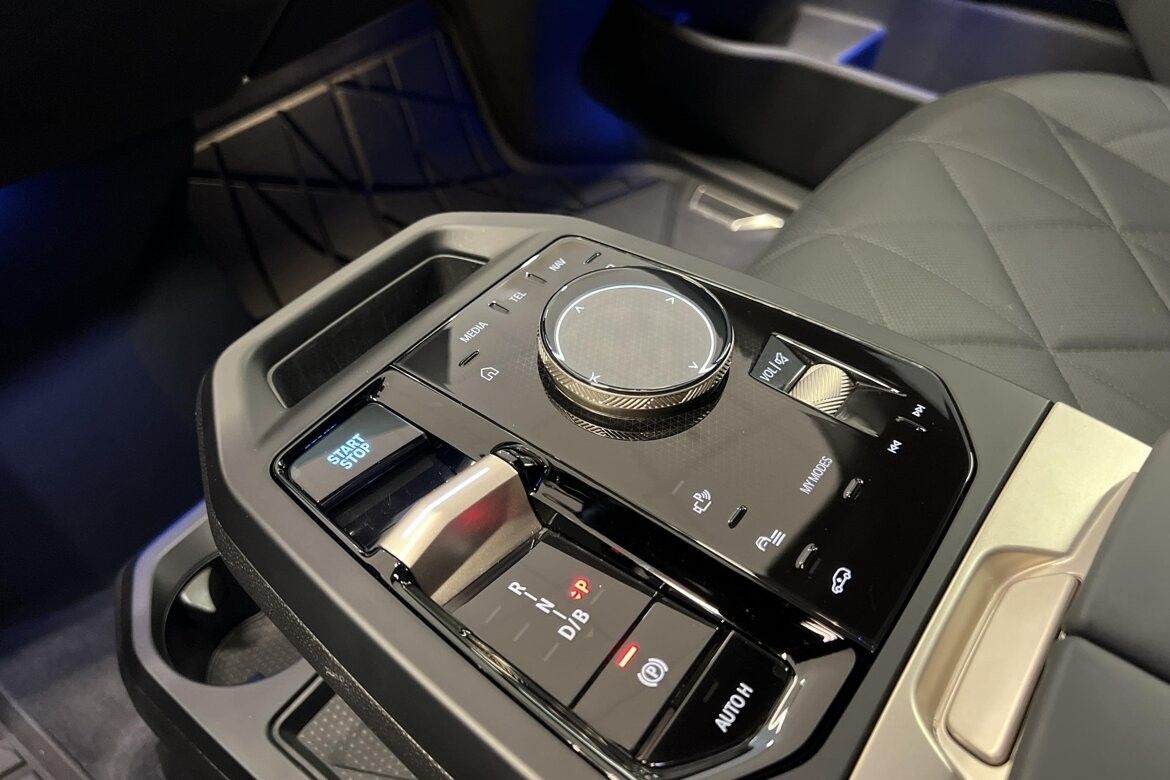 BMW iX M60
