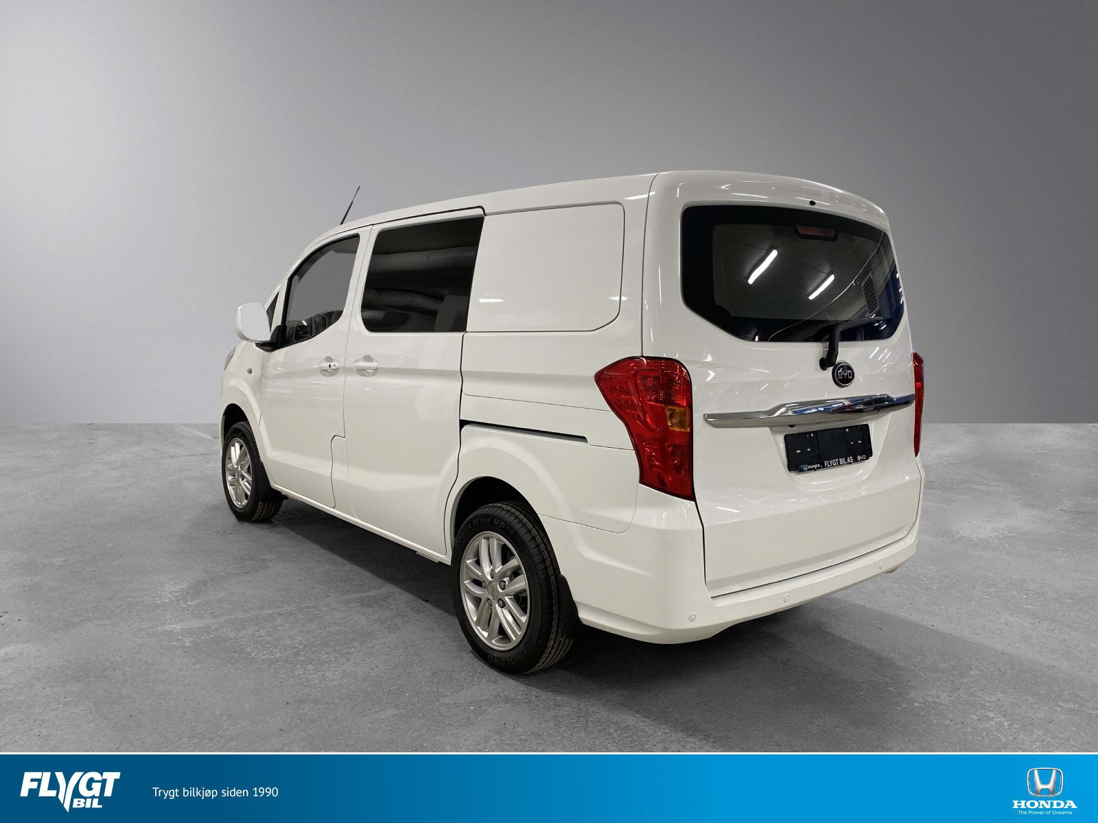 BYD T3