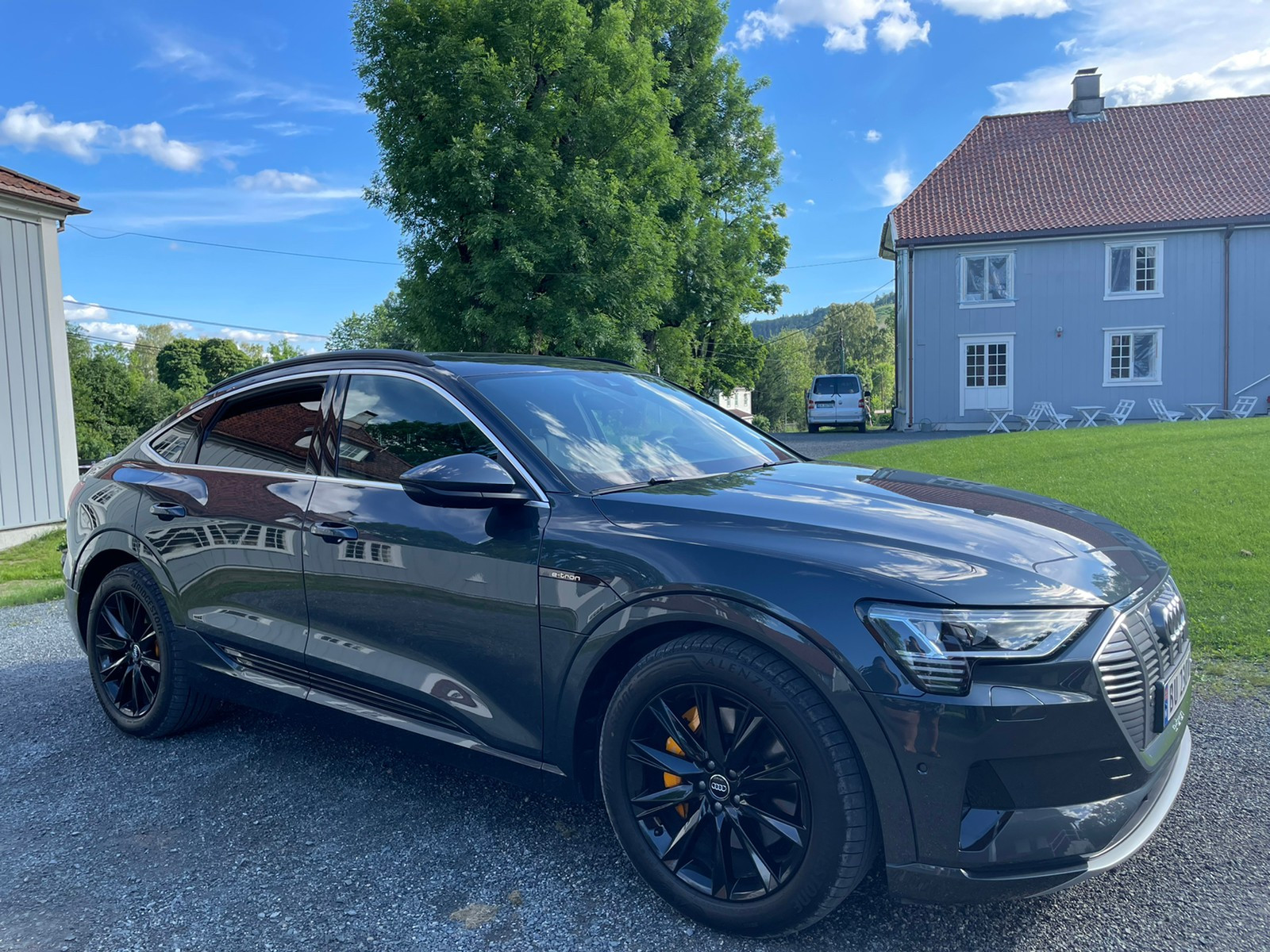Audi e-tron