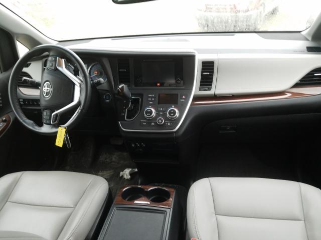 Toyota Sienna XLE 2017