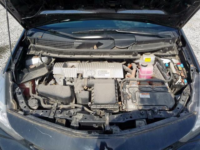 Toyota Prius V 2015