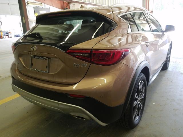 Infiniti QX30 Base 2017