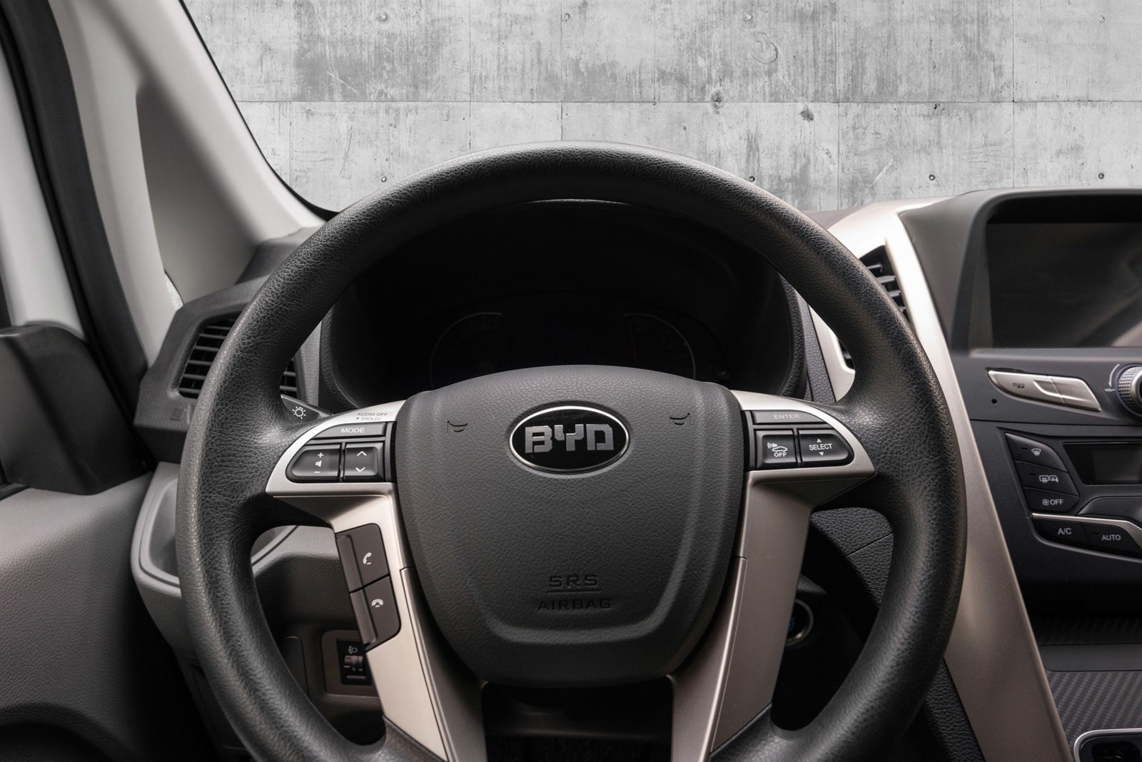 BYD T3
