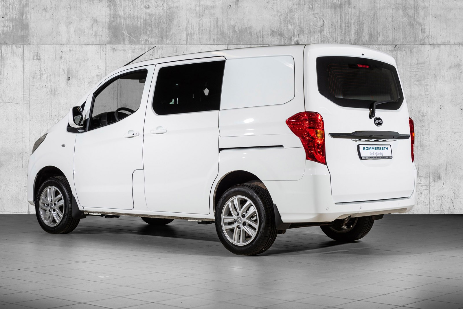 BYD T3