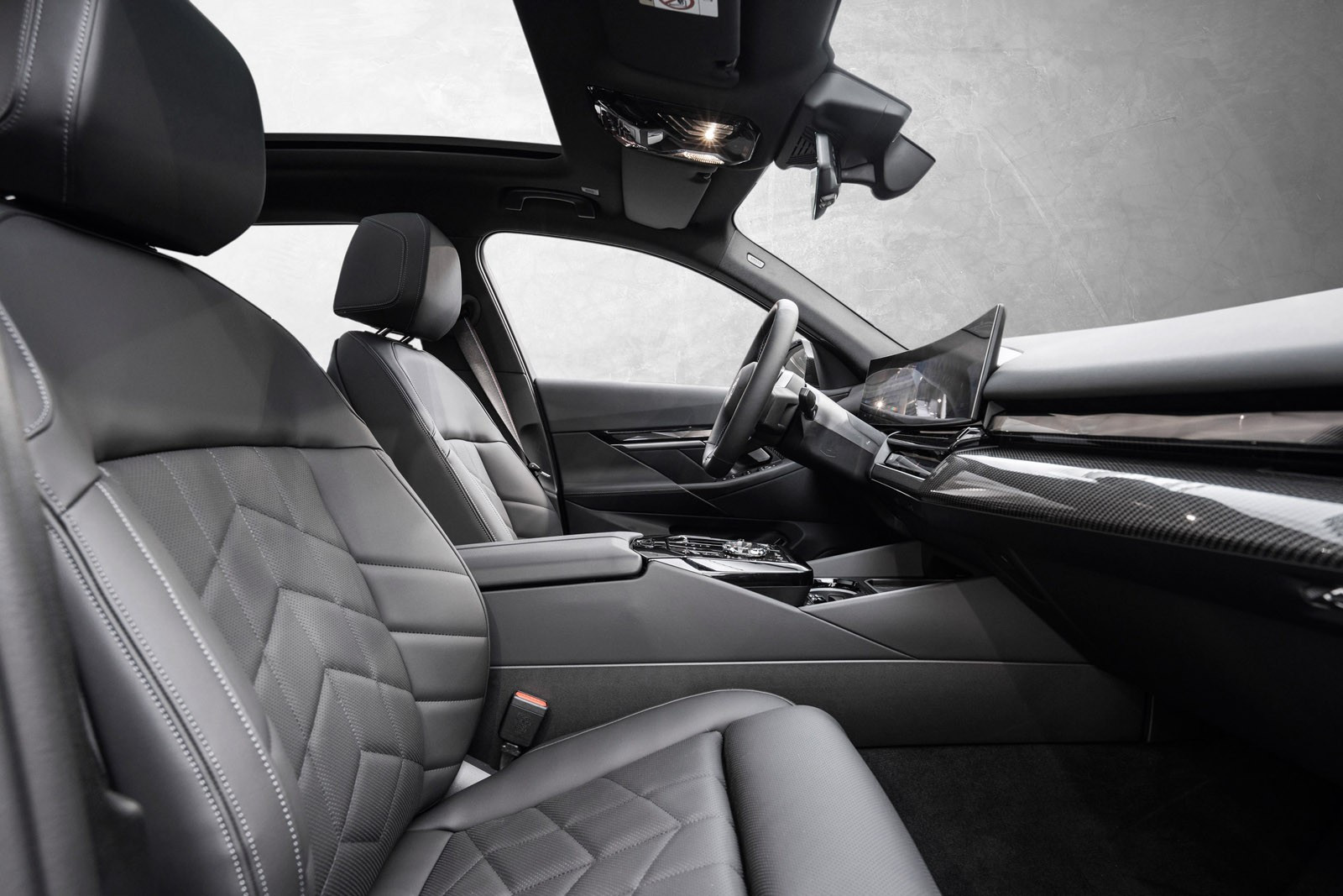 BMW i5 M60