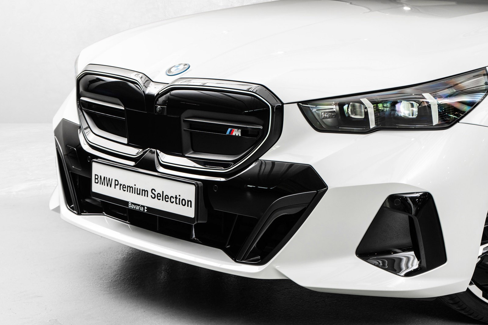 BMW i5 M60
