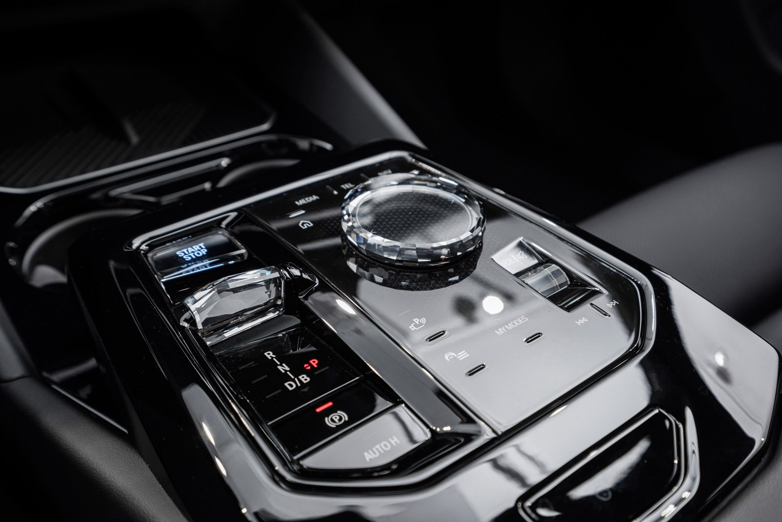 BMW i5 M60