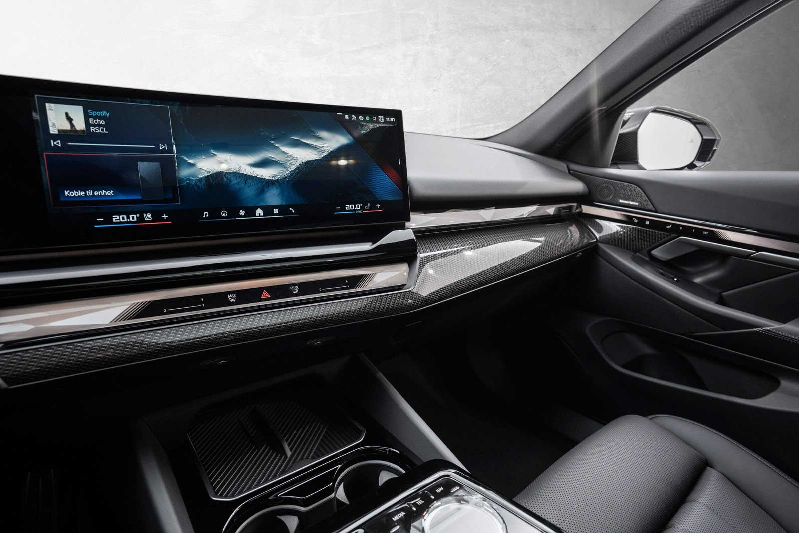 BMW i5 M60