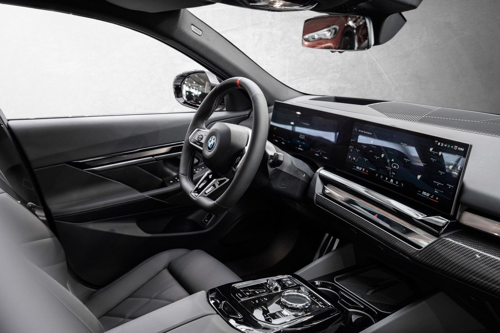 BMW i5 M60