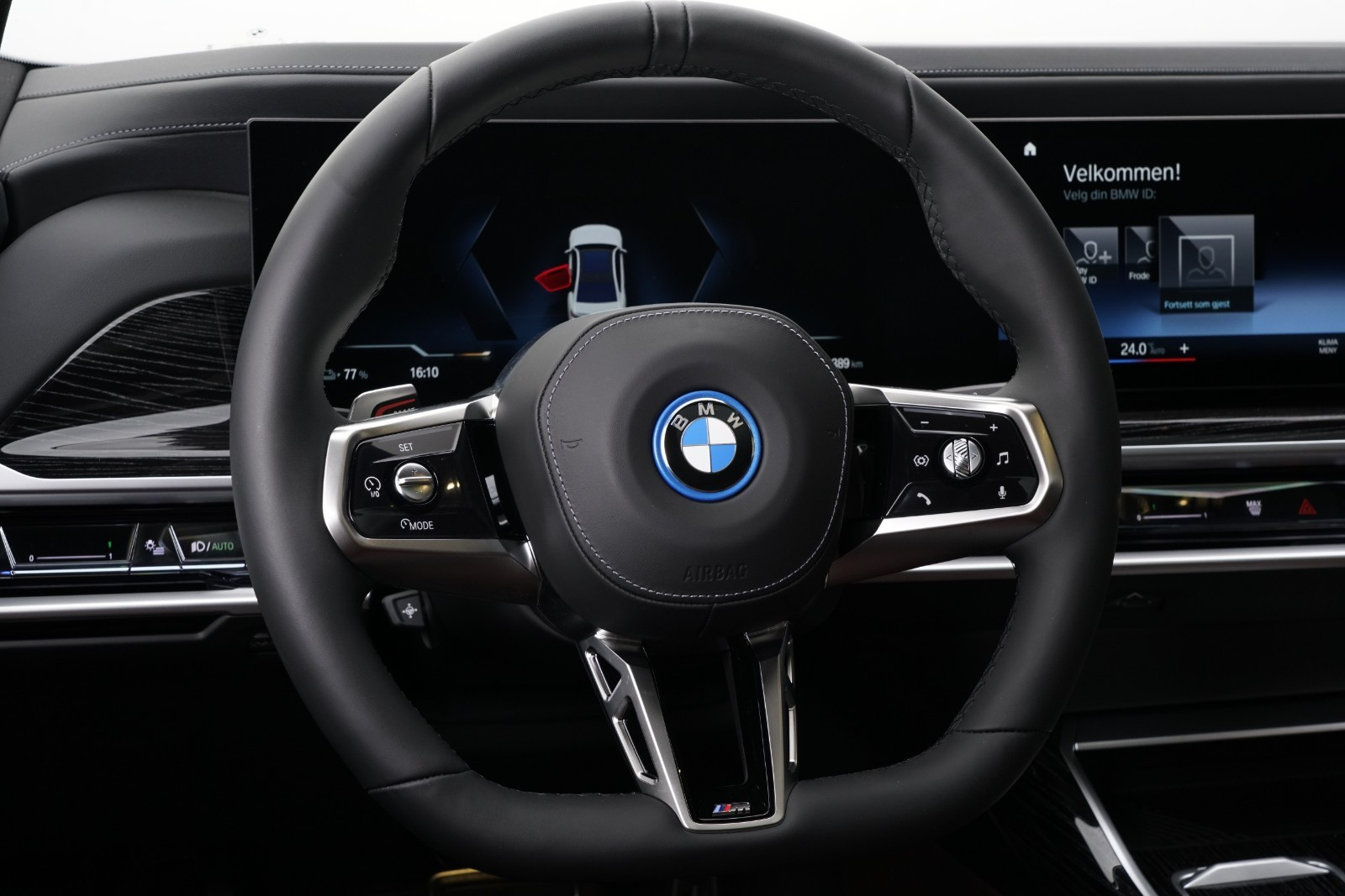 BMW i7