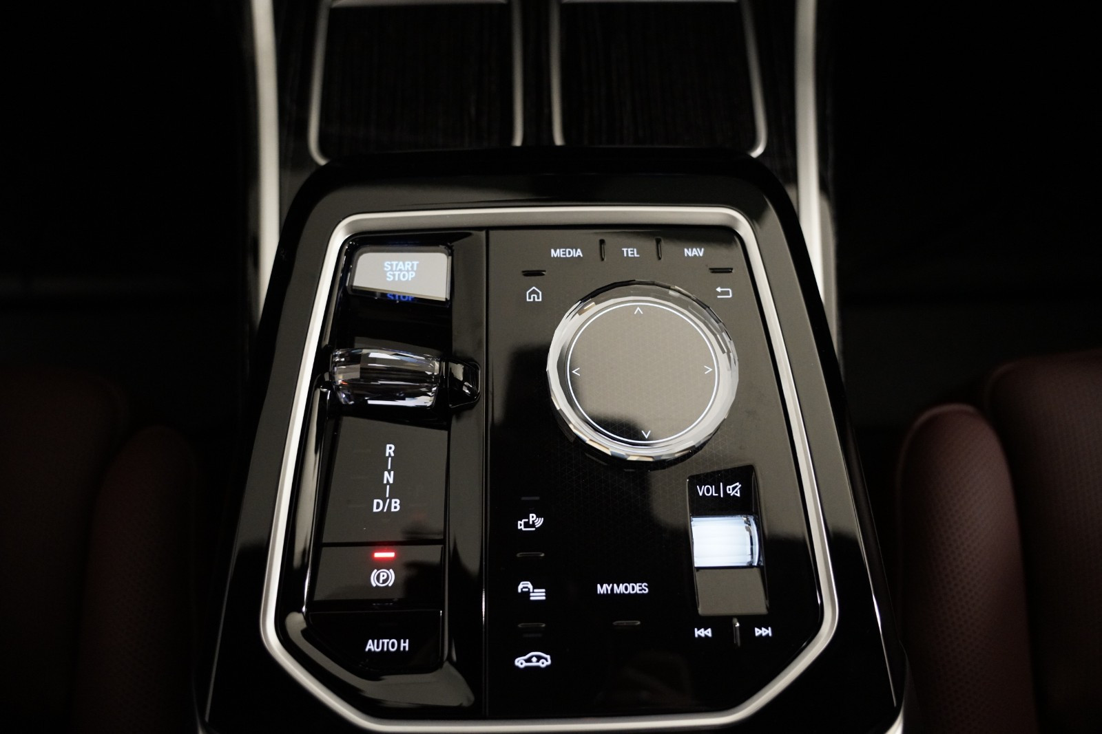 BMW i7