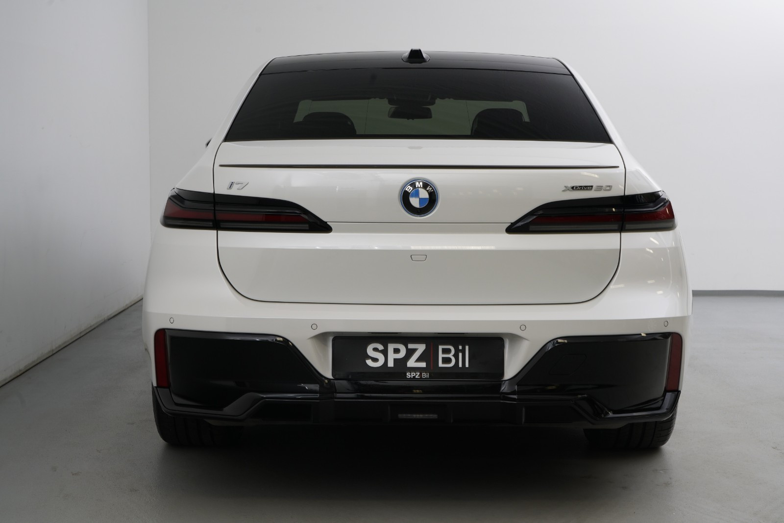 BMW i7