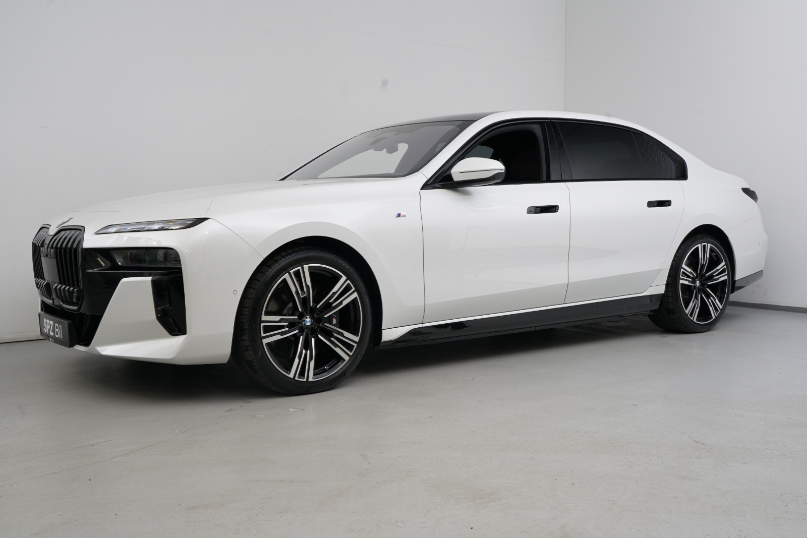 BMW i7
