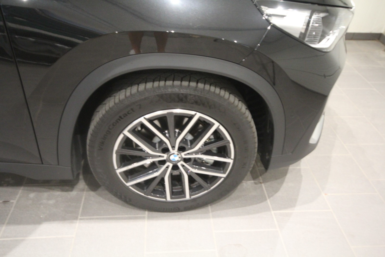 BMW iX1