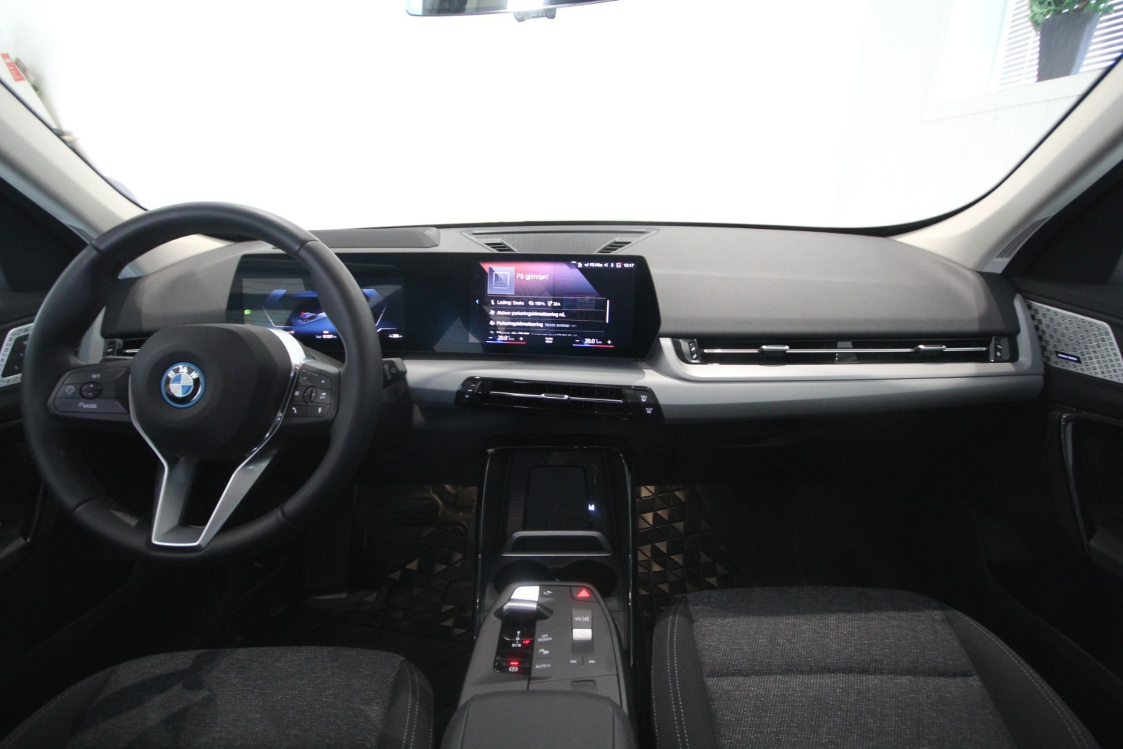 BMW iX1