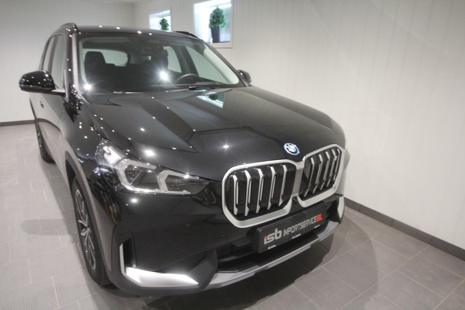 BMW iX1