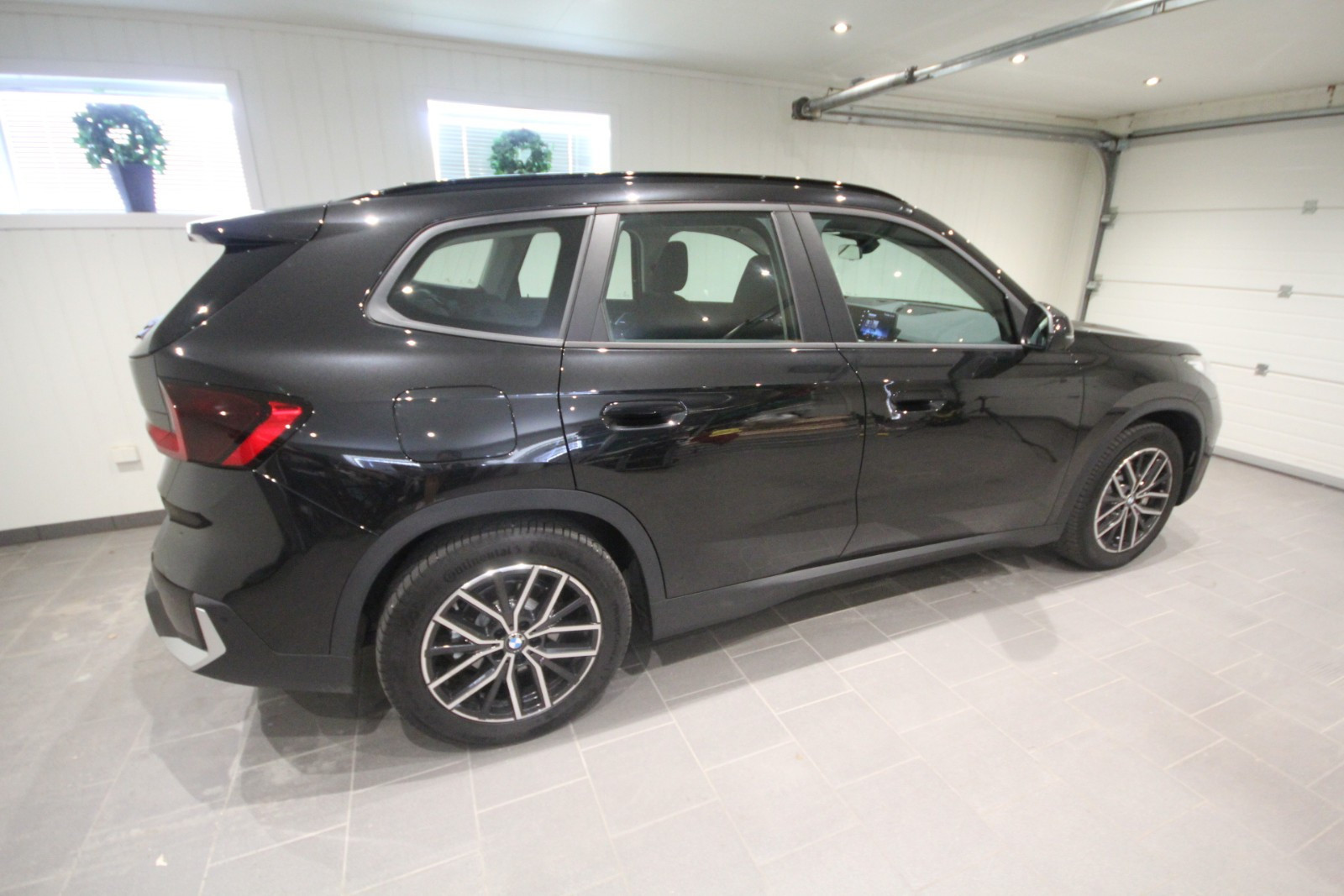 BMW iX1