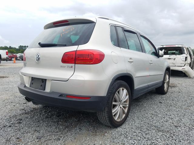 Volkswagen Tiguan S 2012