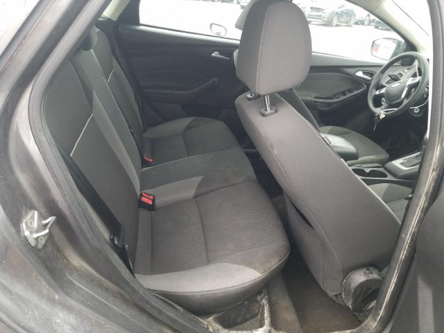Ford Focus SE 2012