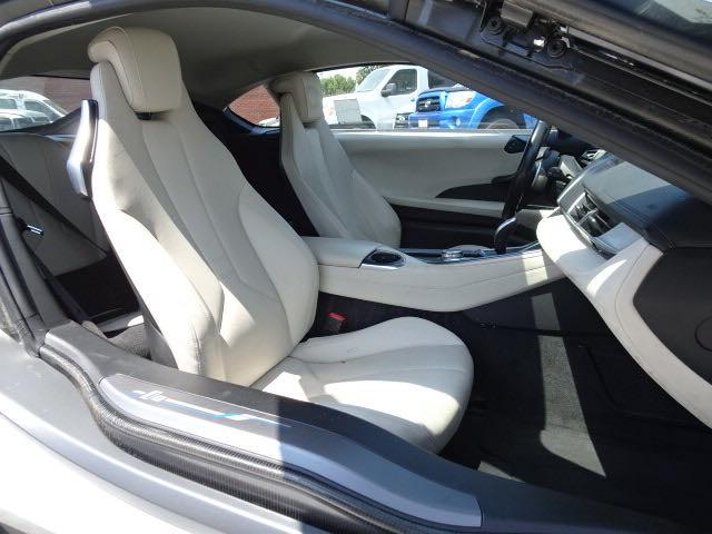 BMW I8 2017