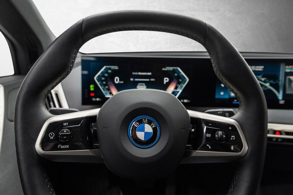 BMW iX xDrive 50