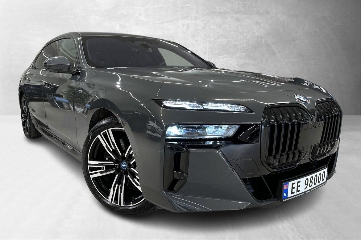 BMW i7
