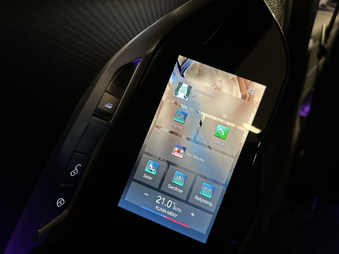 BMW i7