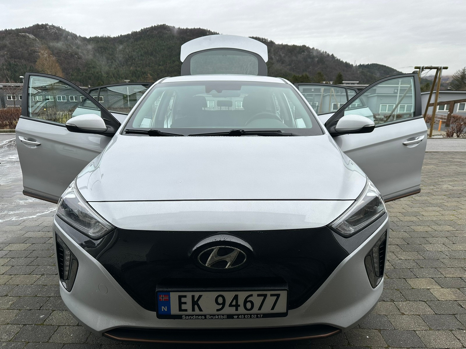 Hyundai IONIQ