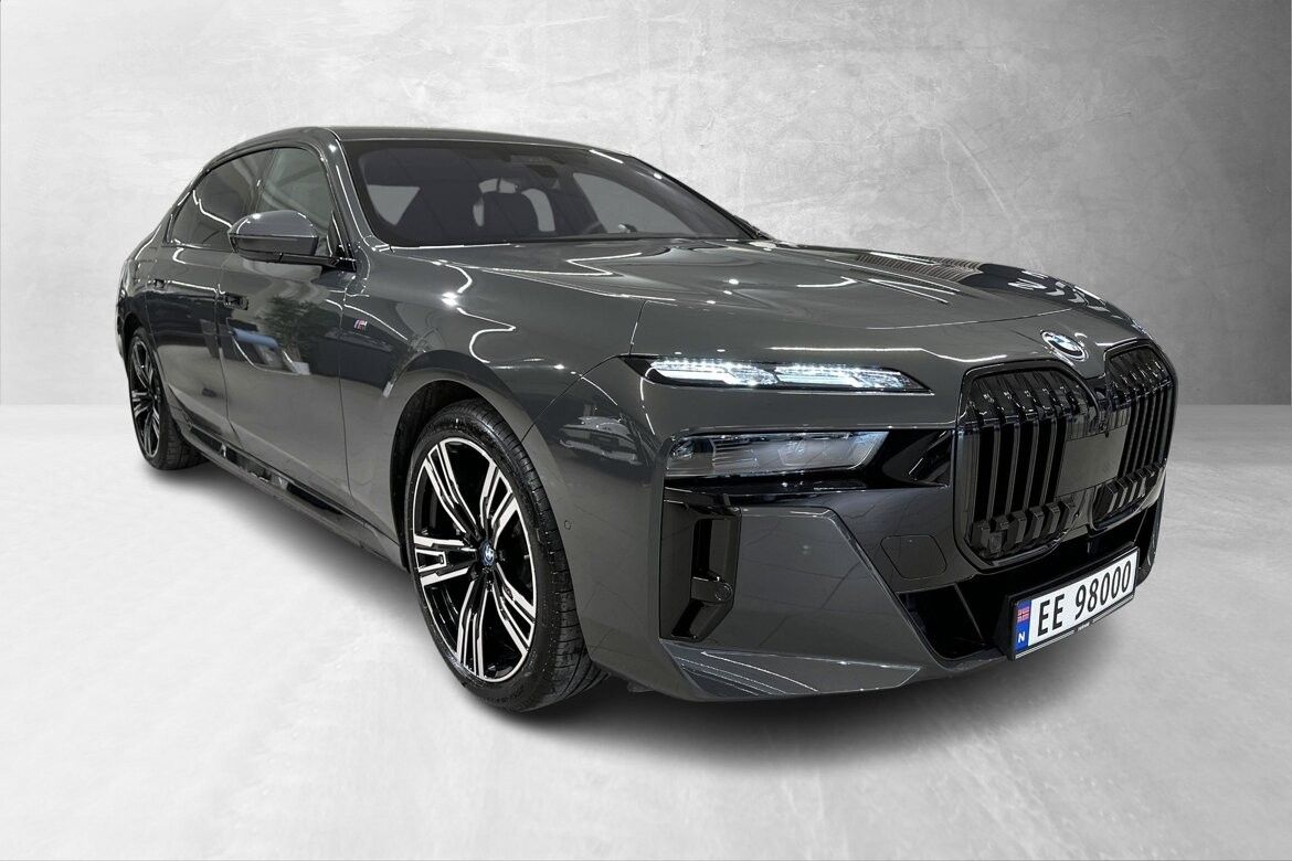 BMW i7