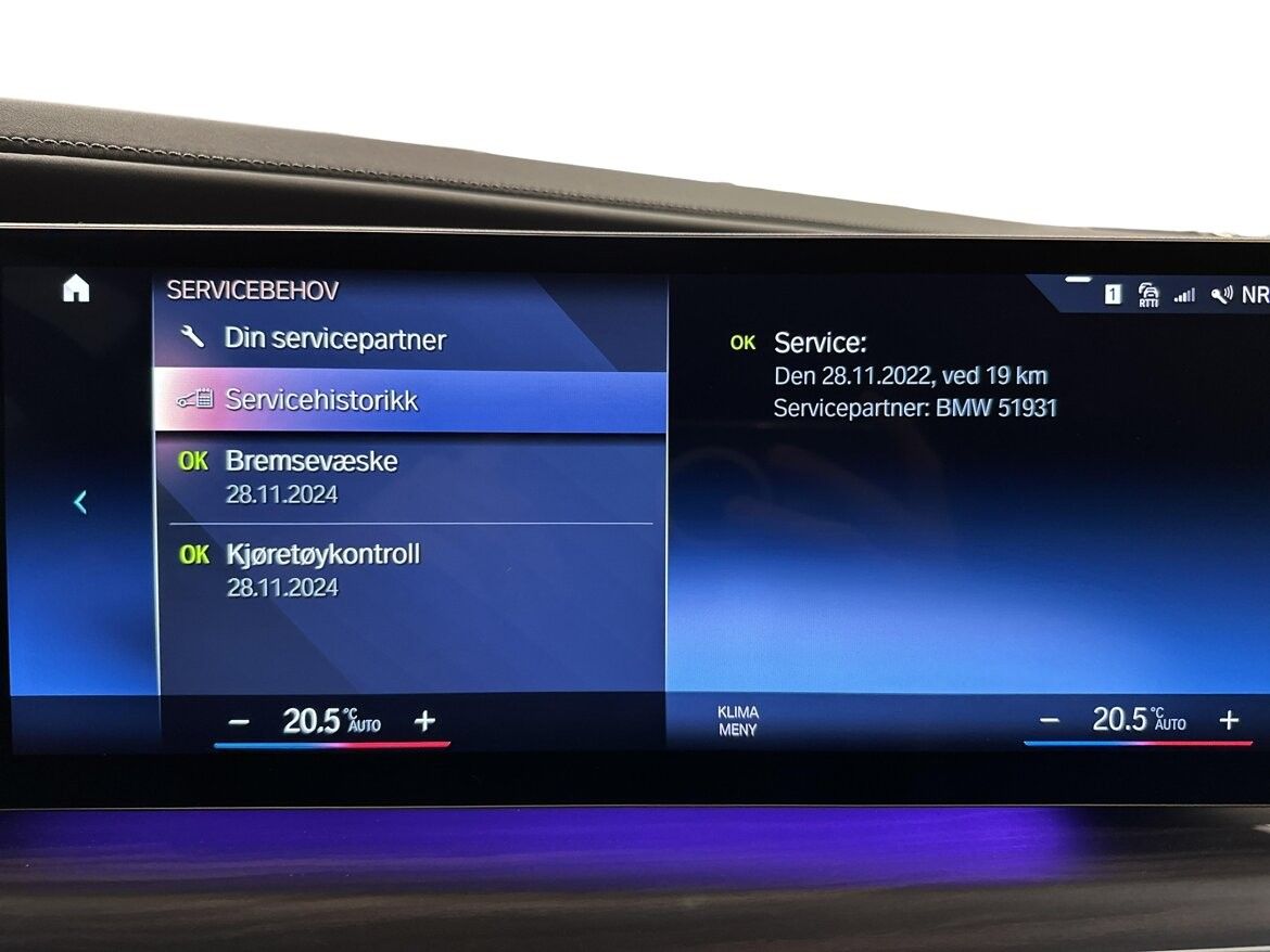 BMW i7