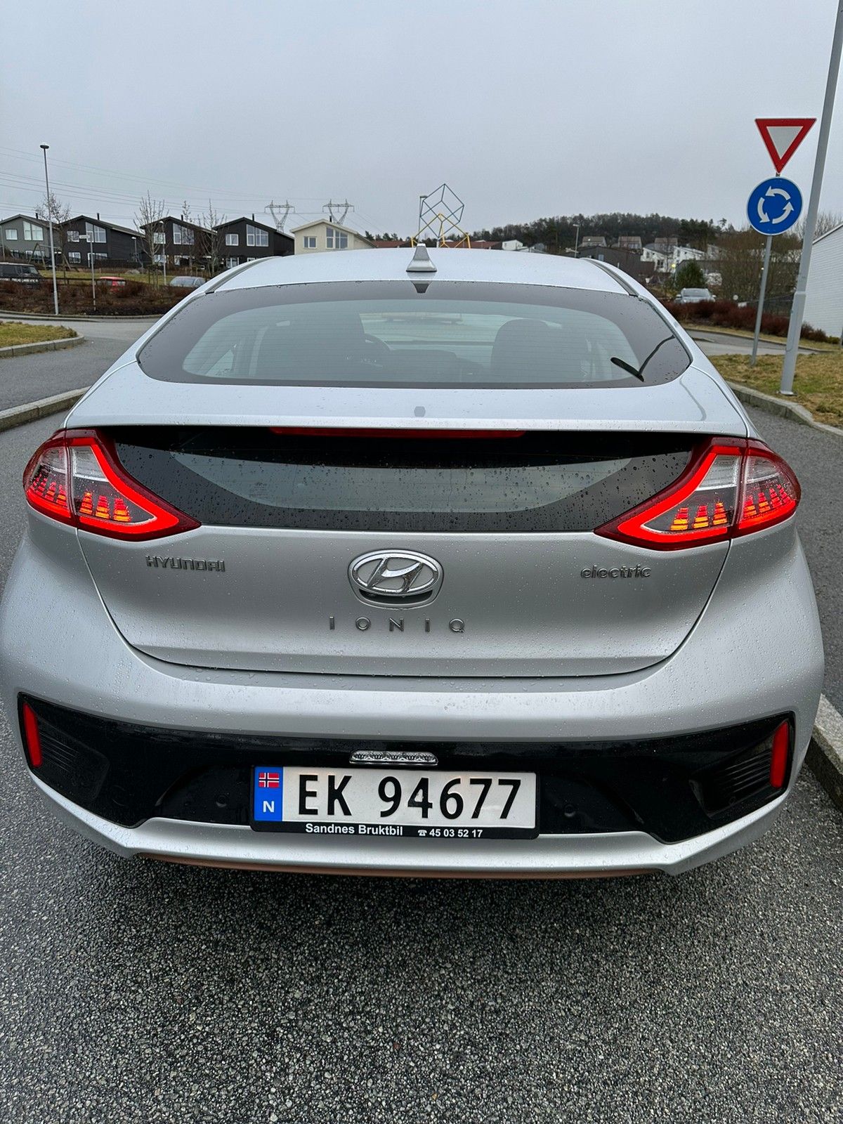 Hyundai IONIQ