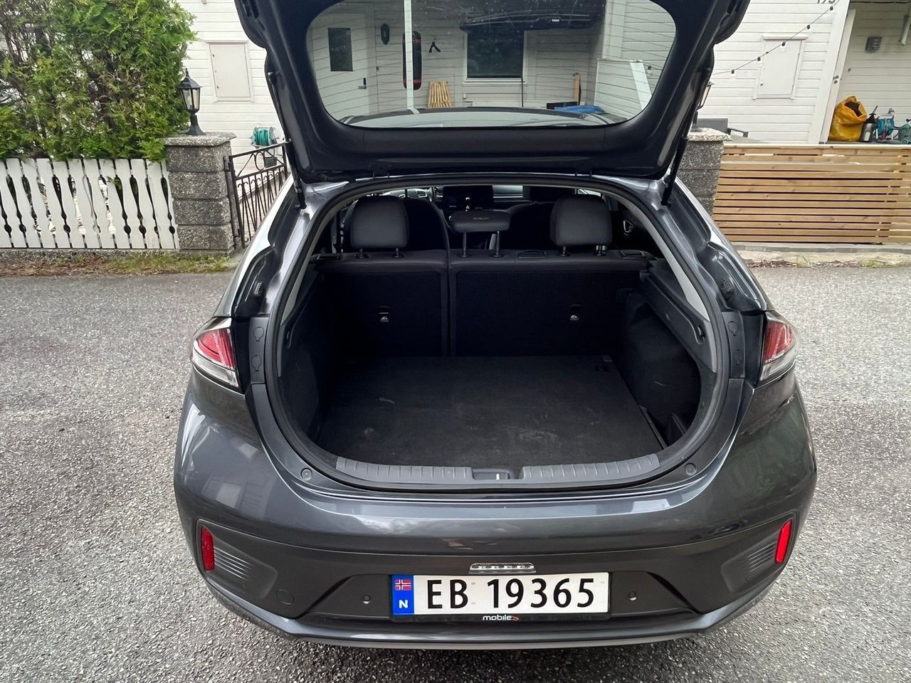 Hyundai IONIQ