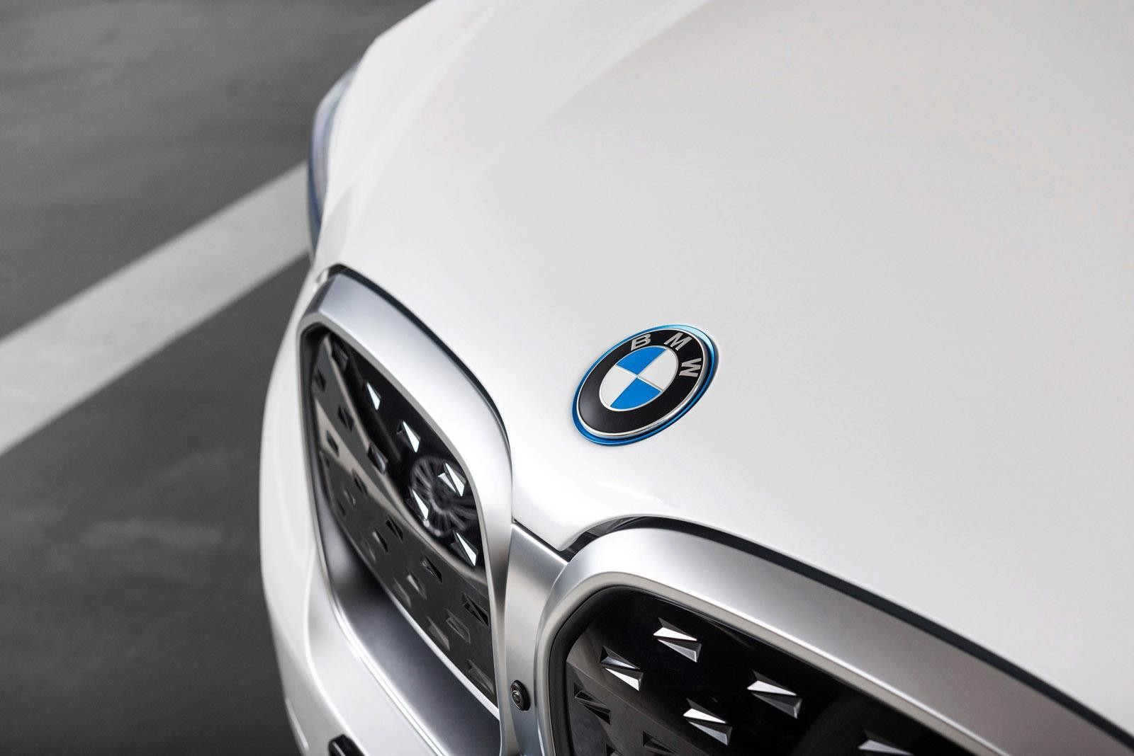 BMW iX3