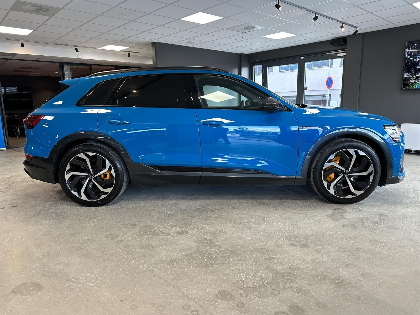 Audi e-tron