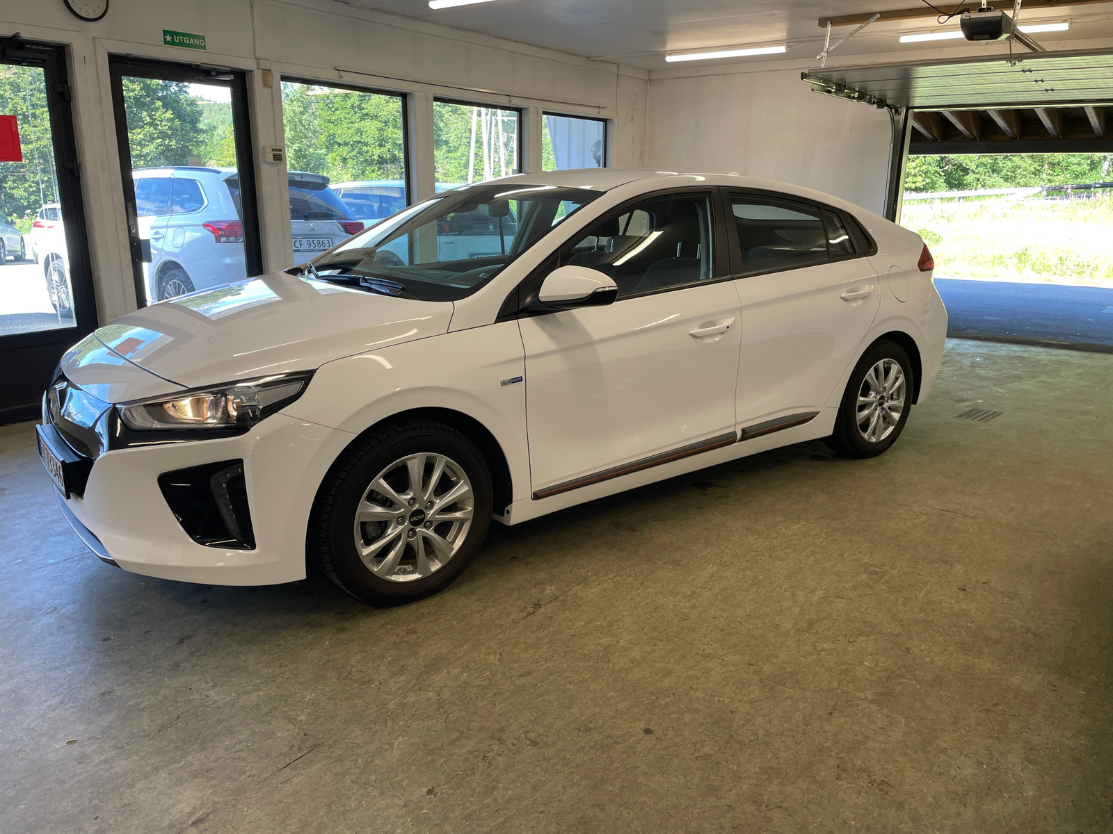 Hyundai IONIQ