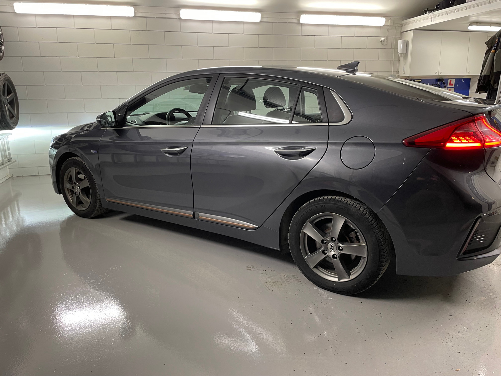 Hyundai IONIQ