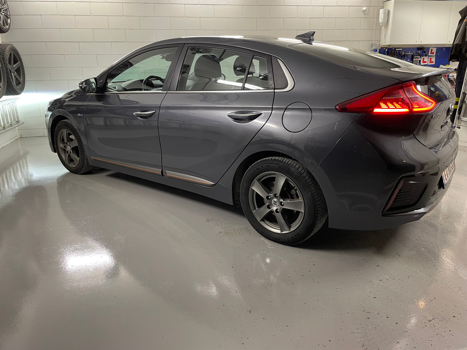 Hyundai IONIQ