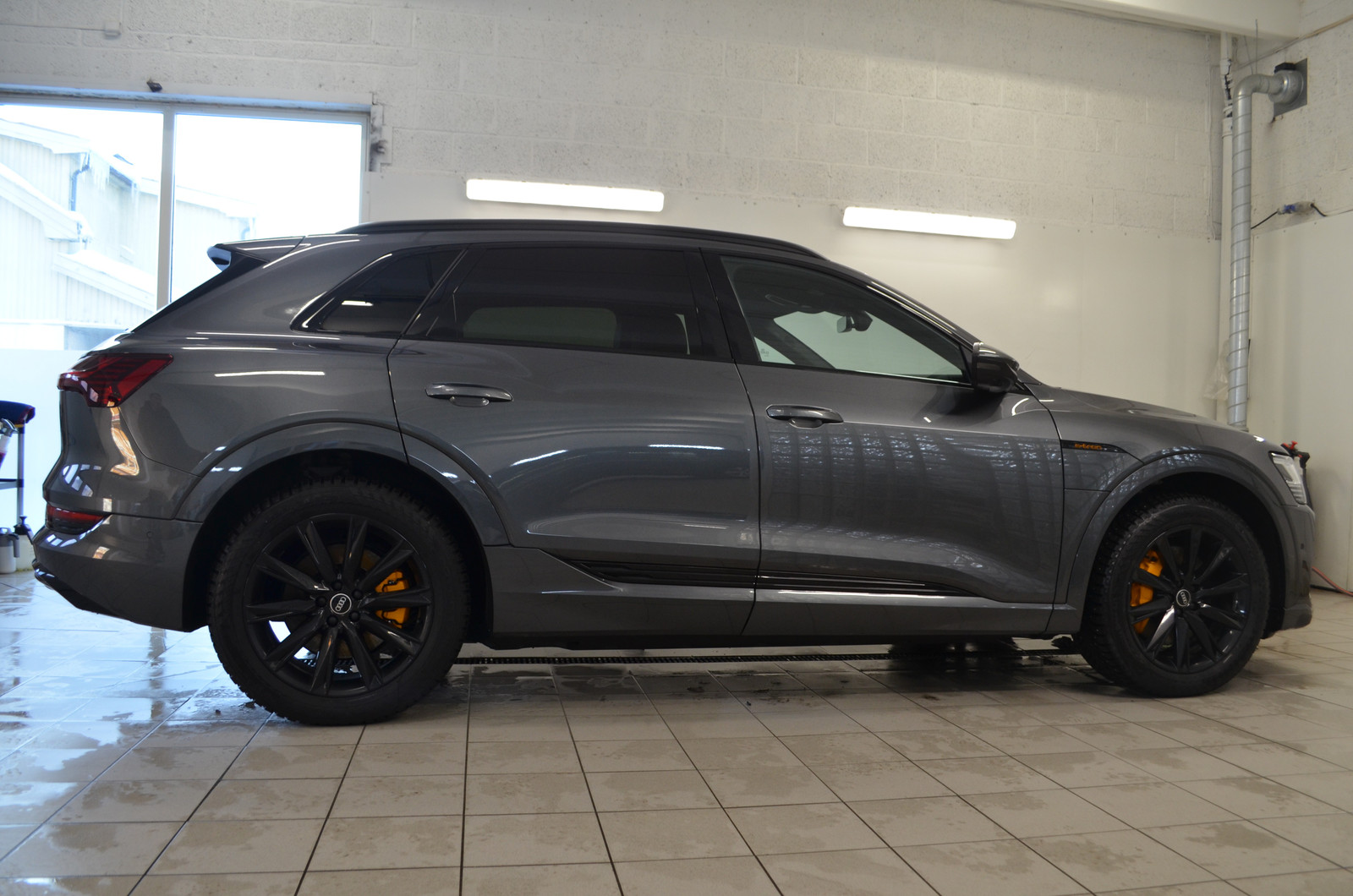 Audi e-tron