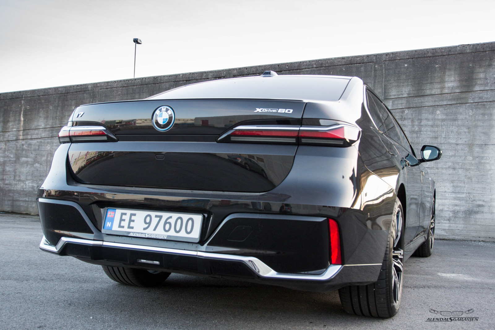 BMW i7