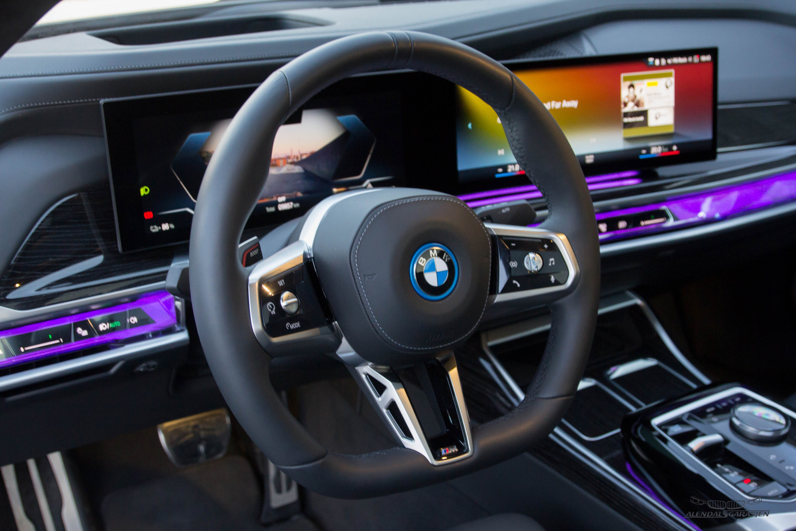 BMW i7