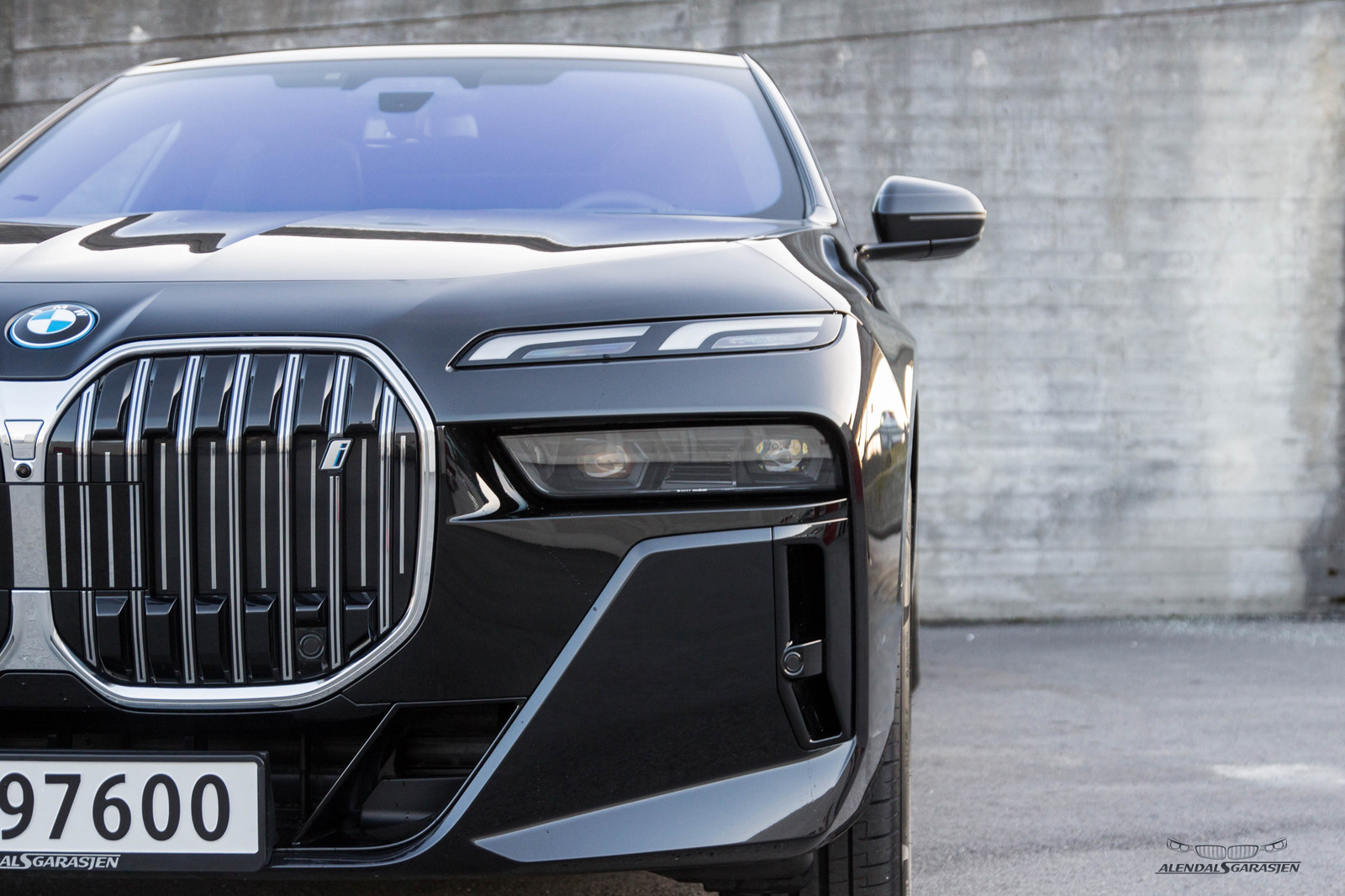BMW i7