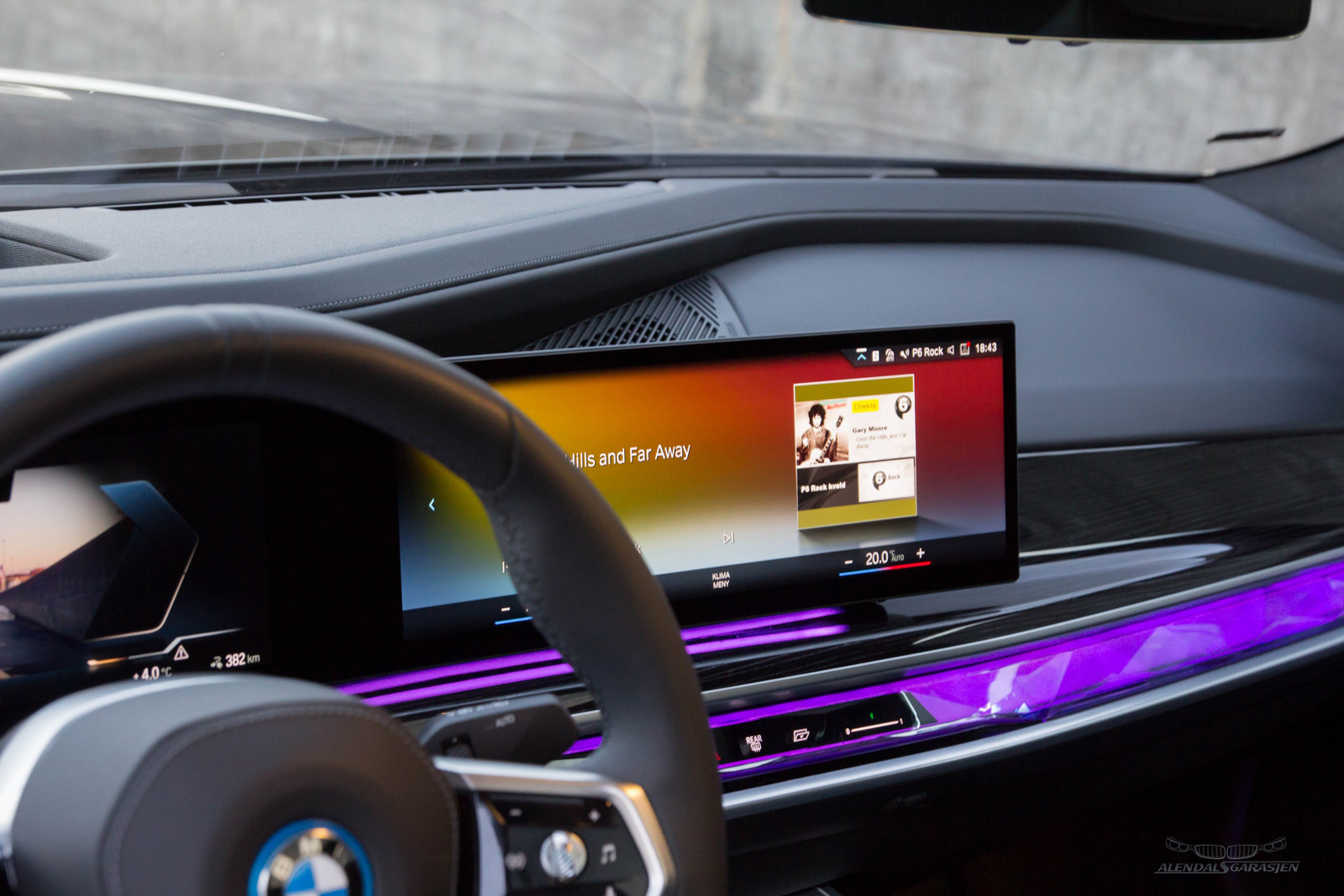 BMW i7