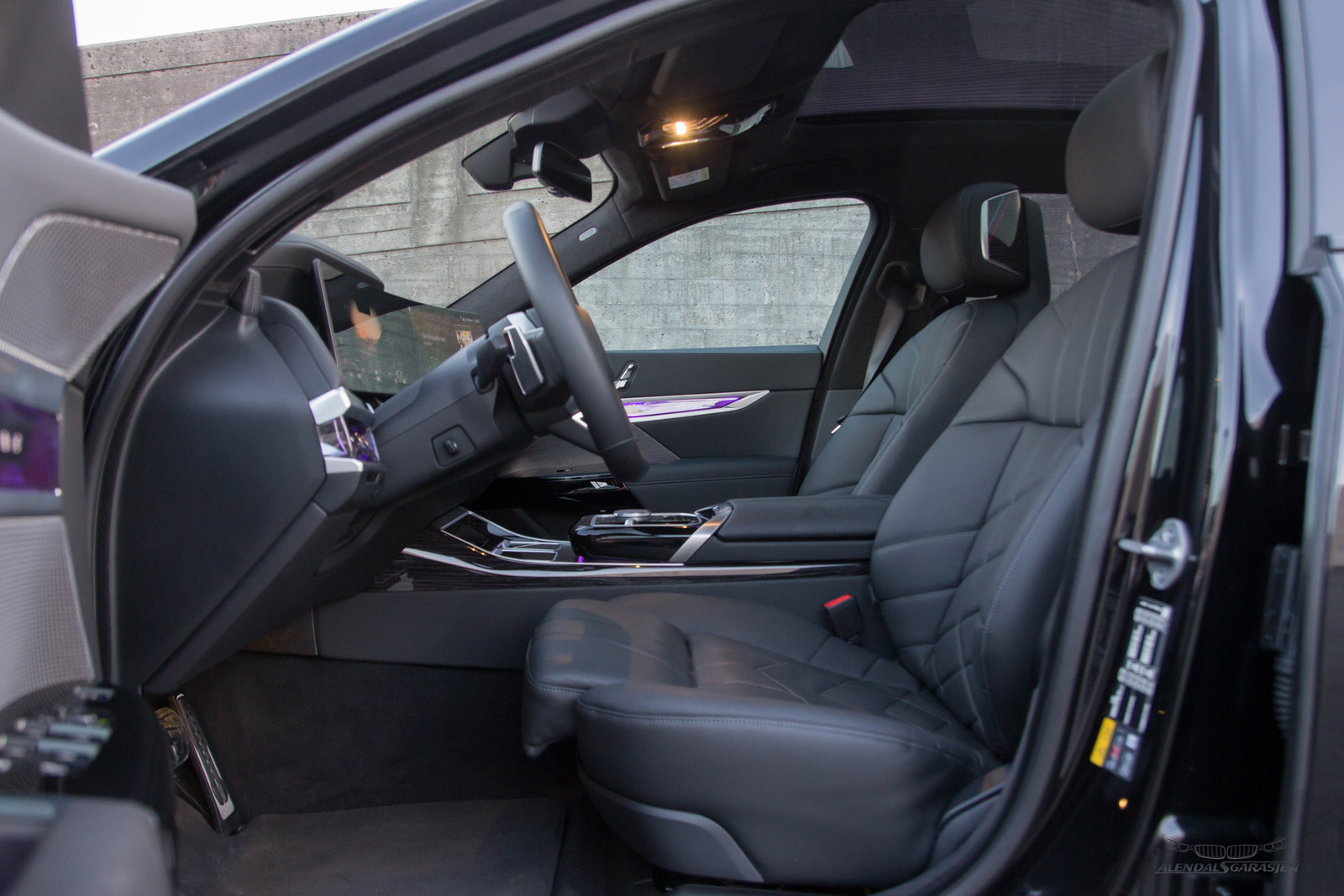 BMW i7