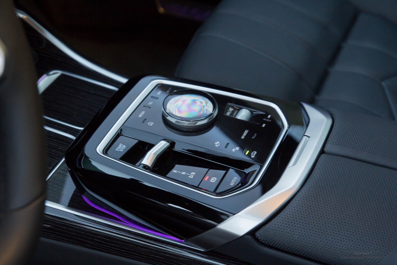 BMW i7