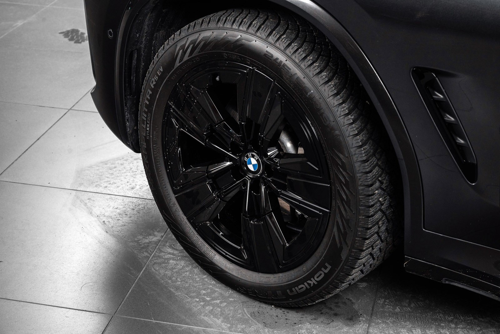 BMW iX3