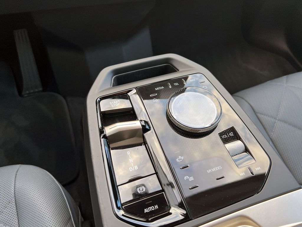 BMW iX xDrive 40